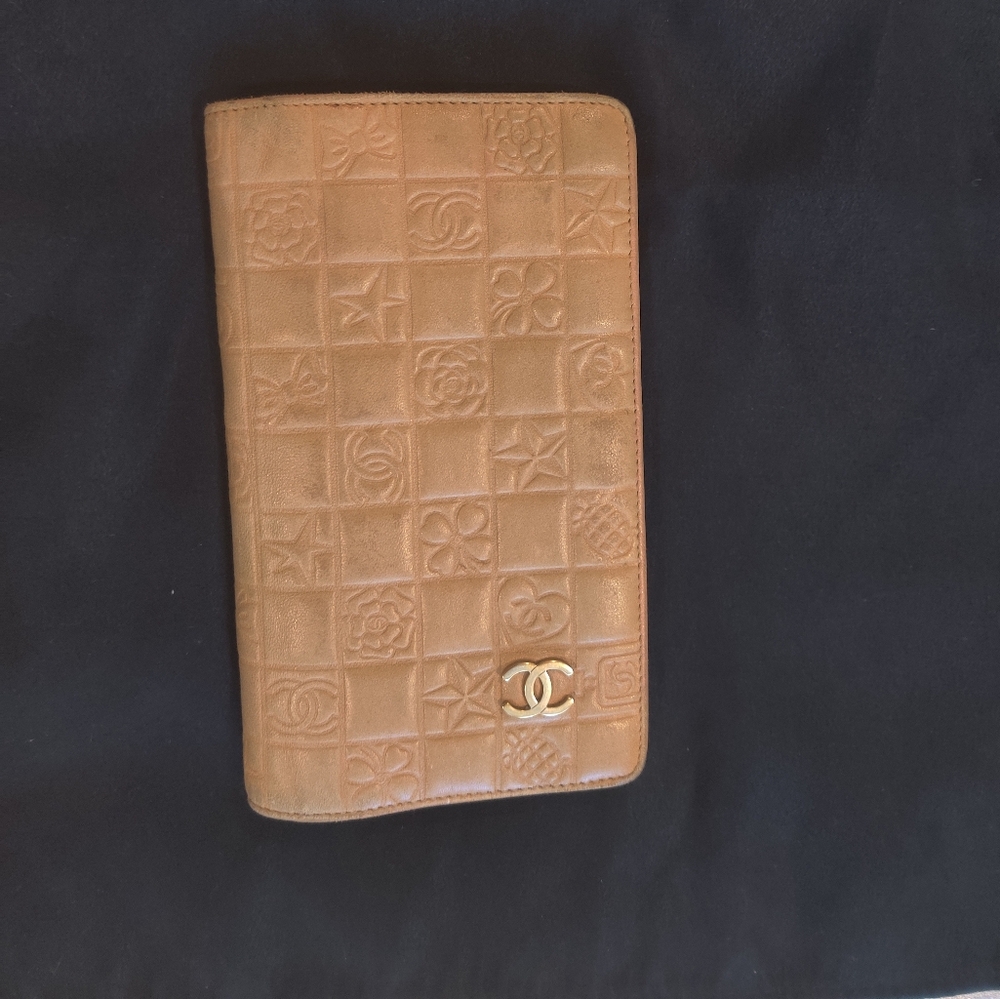 🔥🔥🔥CHANEL Beige Long Bifold CC Icon Wallet